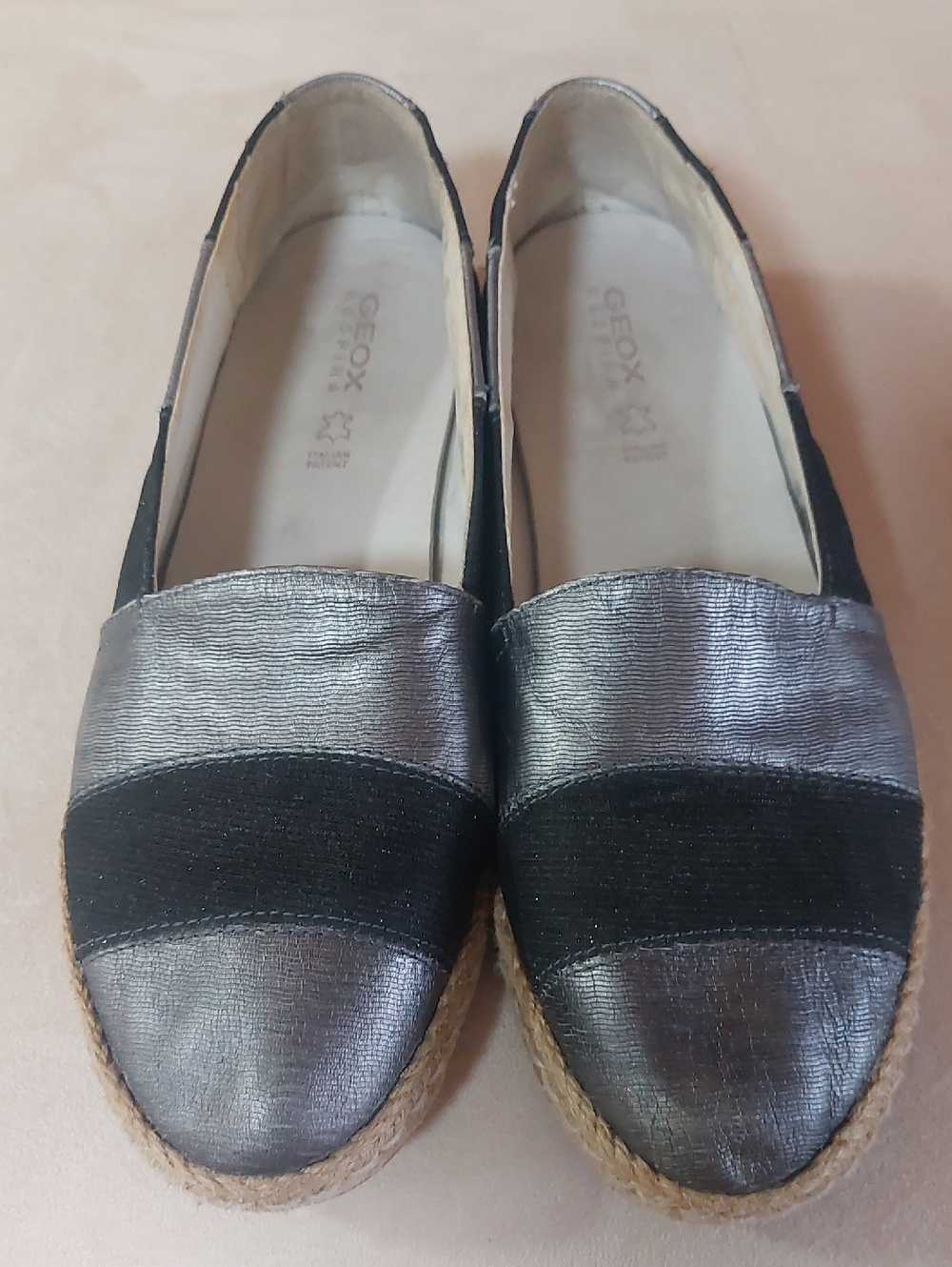 Geox Women's Metallic Silver & Black Espadrille Flats
